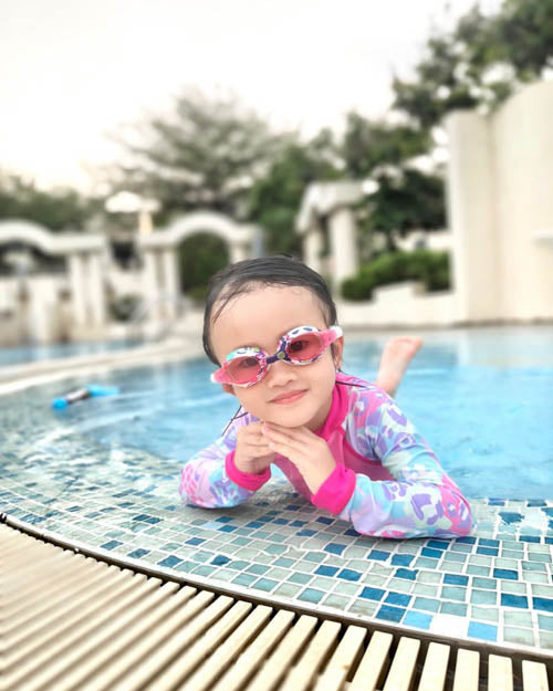 兒童保暖 Rash Guard 攻略：水上活動必備，MINNEX 陪你 Warm 住玩！☀️