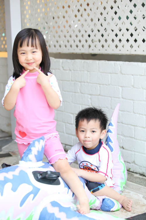 水上樂園泳衣穿搭指南：防曬泳衣推薦及注意事項