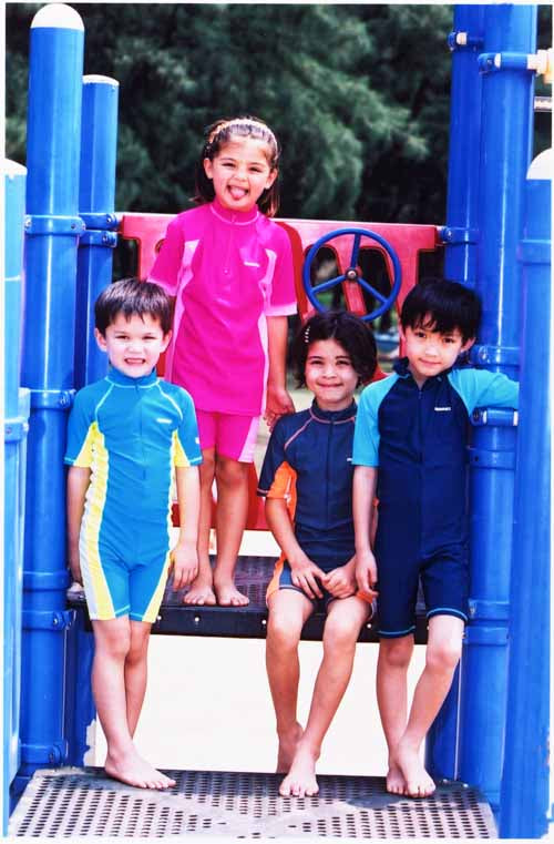 2026香港兒童泳衣選購指南：女童、男童泳衣推薦及尺寸攻略