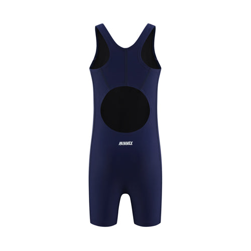 A 深藍色女童練習泳衣 <68401830-H1> with black shoulder straps and a large black circle patch on the lower back, shown on a plain white background, offering flexibility and fit akin to 彈性泳衣 or 女童連身短褲泳衣.