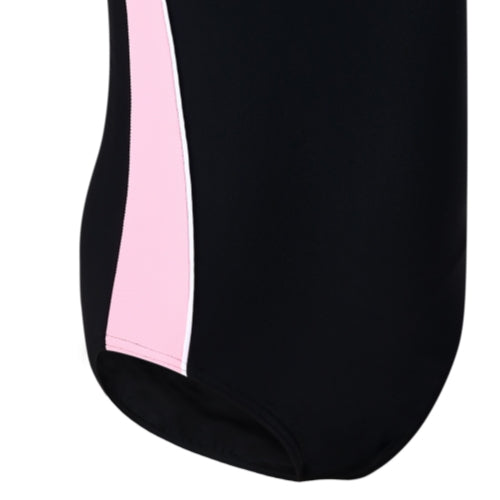 Close-up of the lower side of 黑色女童練習泳衣 <68400615-B1> featuring a vertical pink stripe bordered by a thin white line along the side.